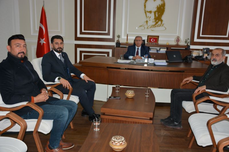 Ak Parti Çukurova ilçe başkanı Cemal AKIN ve Çukurova teşkilat başkanı Nurettin Kulakçı Kaymakamımızı Ziyaret Etti.